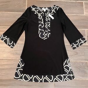 White House Black Market Tunic/Dress Notched V-Neck Black Pattern Trim Small